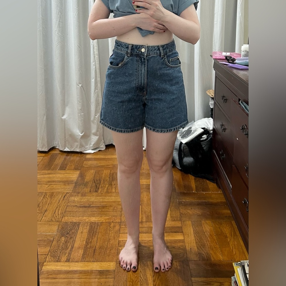 ZARA High-Waisted Denim Shorts – Classic Blue, Size US 4 - Picture 6 of 6